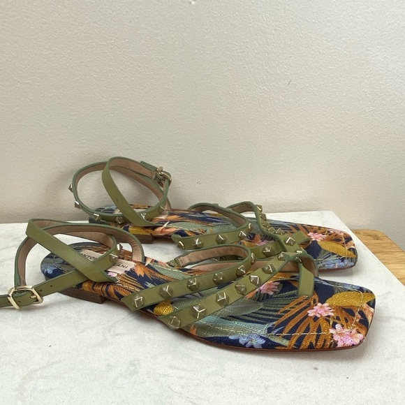 ANTONIO MELANI STAPPY STUDDED LEATHER TROPICAL GLADIATOR SANDALS - Picture 4 of 9
